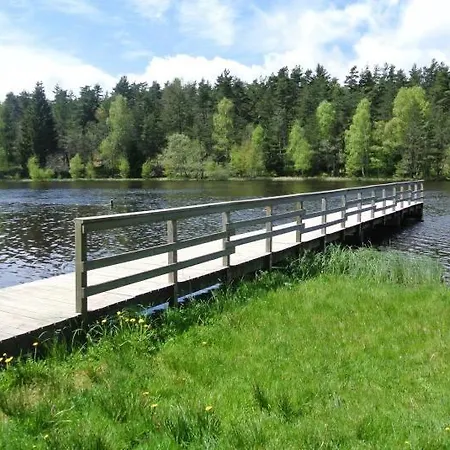 בית הארחה Des 3 Etangs Malvières