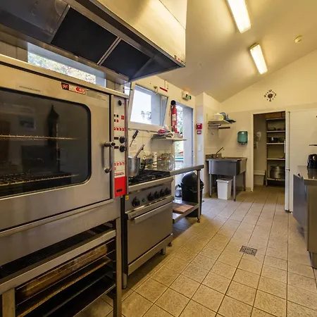 Des 3 Etangs בית הארחה Malvières